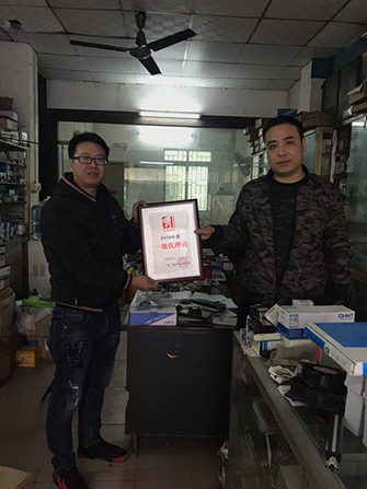 国产亚洲美日韩AV中文字幕无码成人